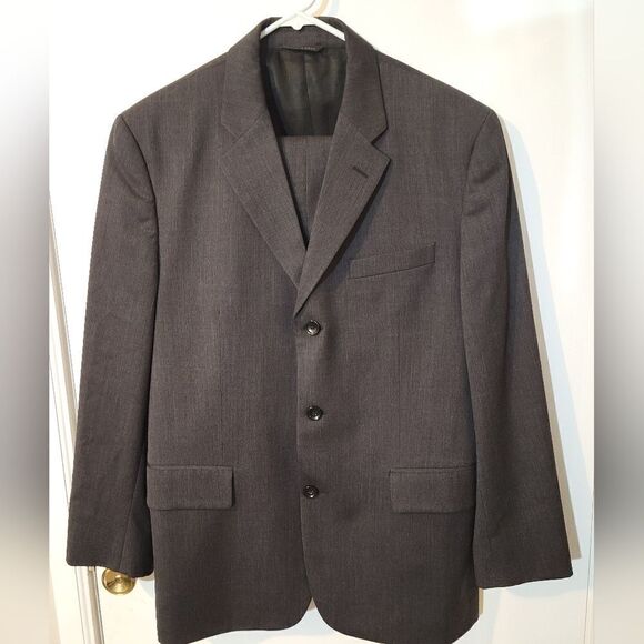 Jos. A. Banks men's 43R - Picture 1 of 6